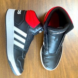 selling some adidas male shoes, size 8 US